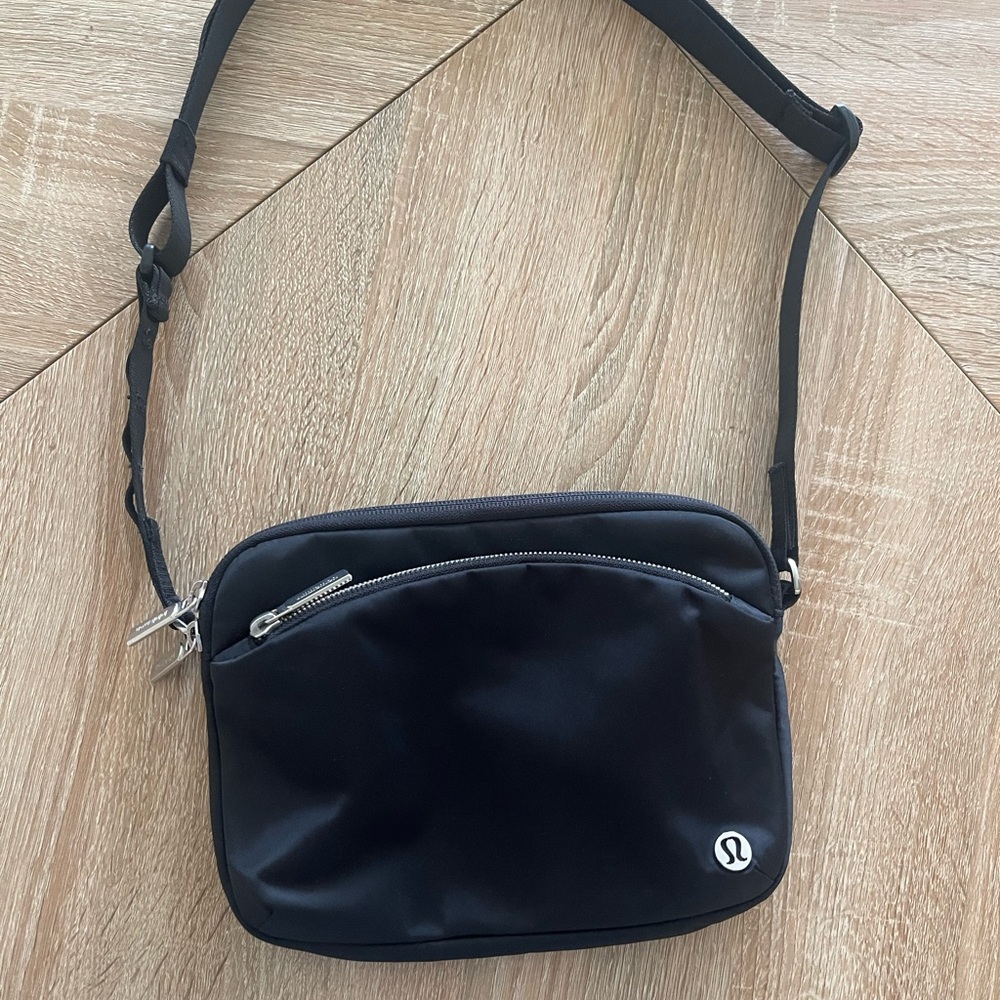 lululemon Black Nylon Crossbody Messenger Bag